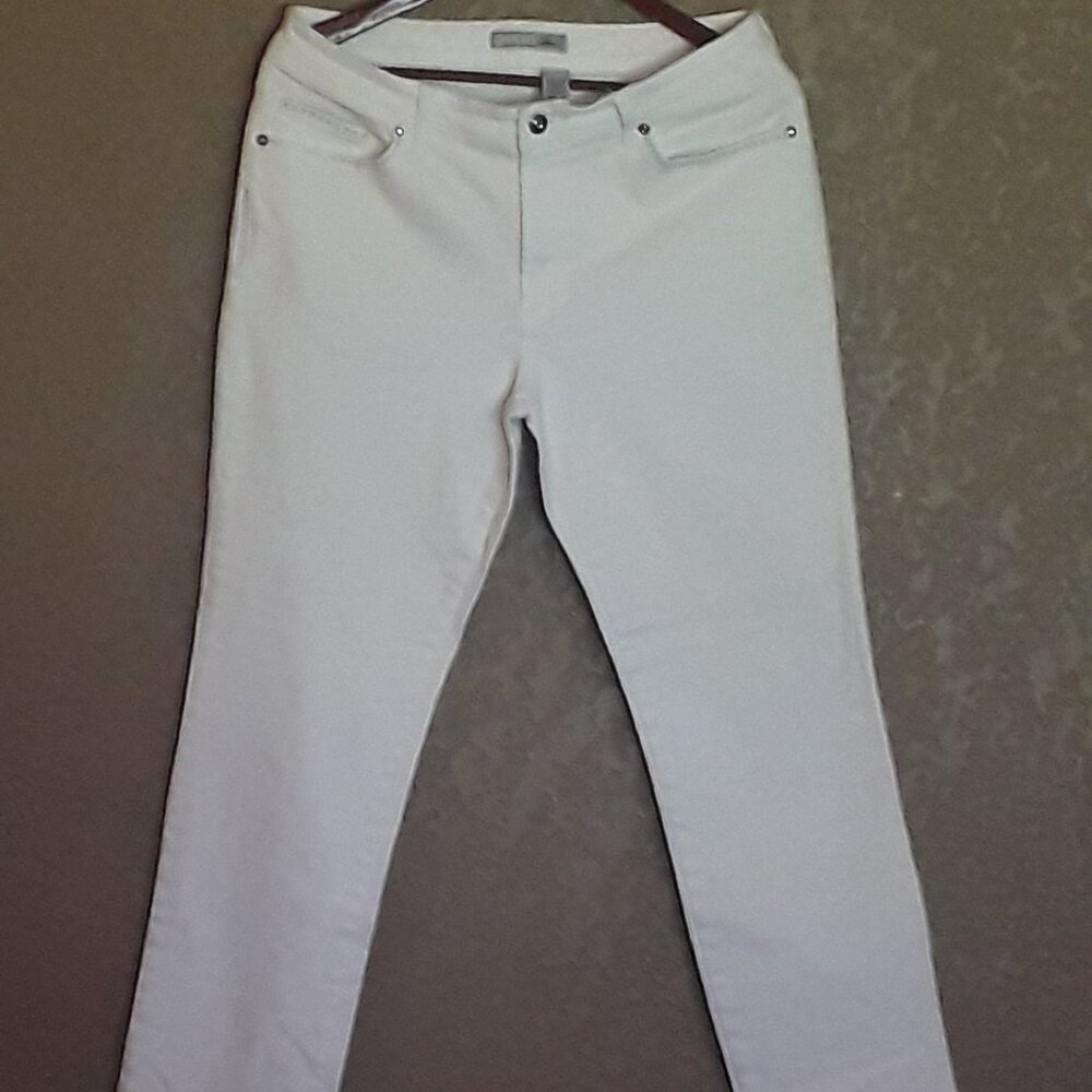 Chicos white straight leg jeans size 1.5